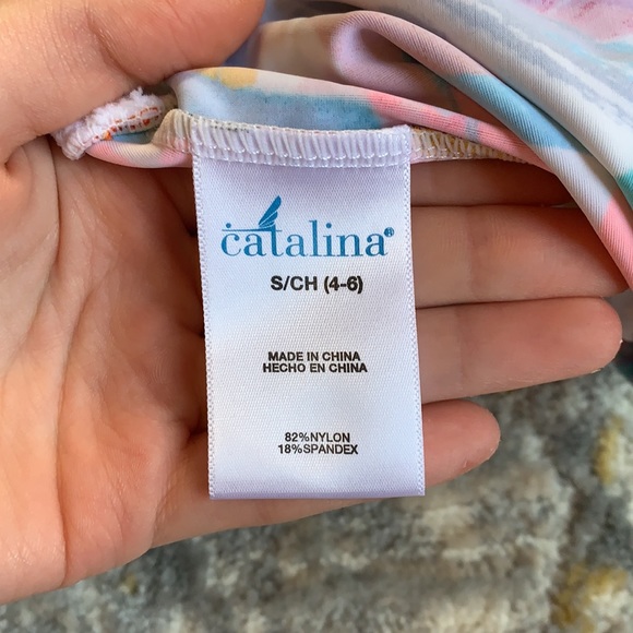 Women’s size 4-6 swim top! - Picture 3 of 3